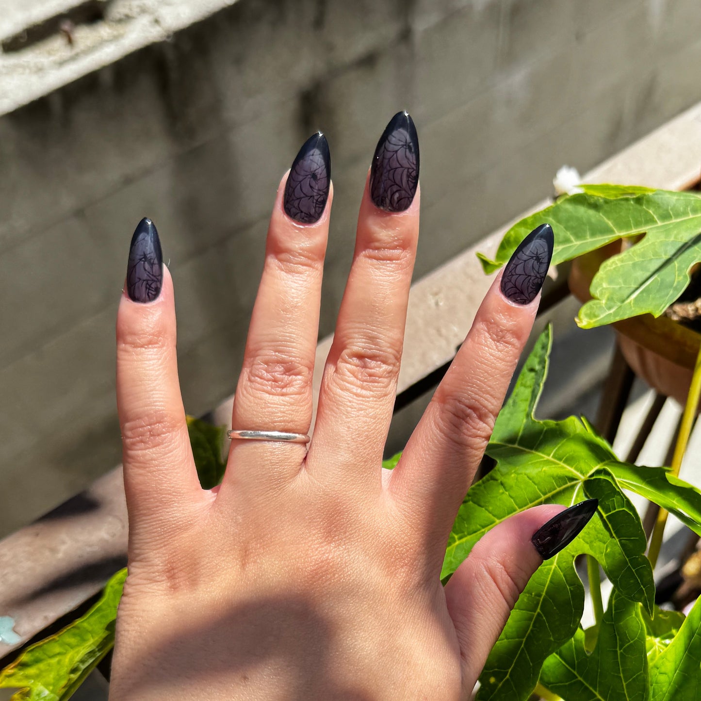 The Ghost Weaver - Manicure