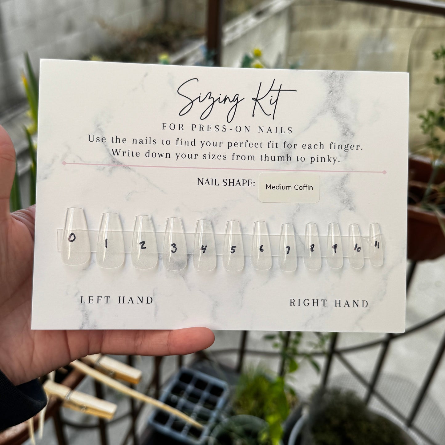 Our sizing kit is the best way to find your perfect nail fit. A good fit is key for nails that look natural and last a long time.