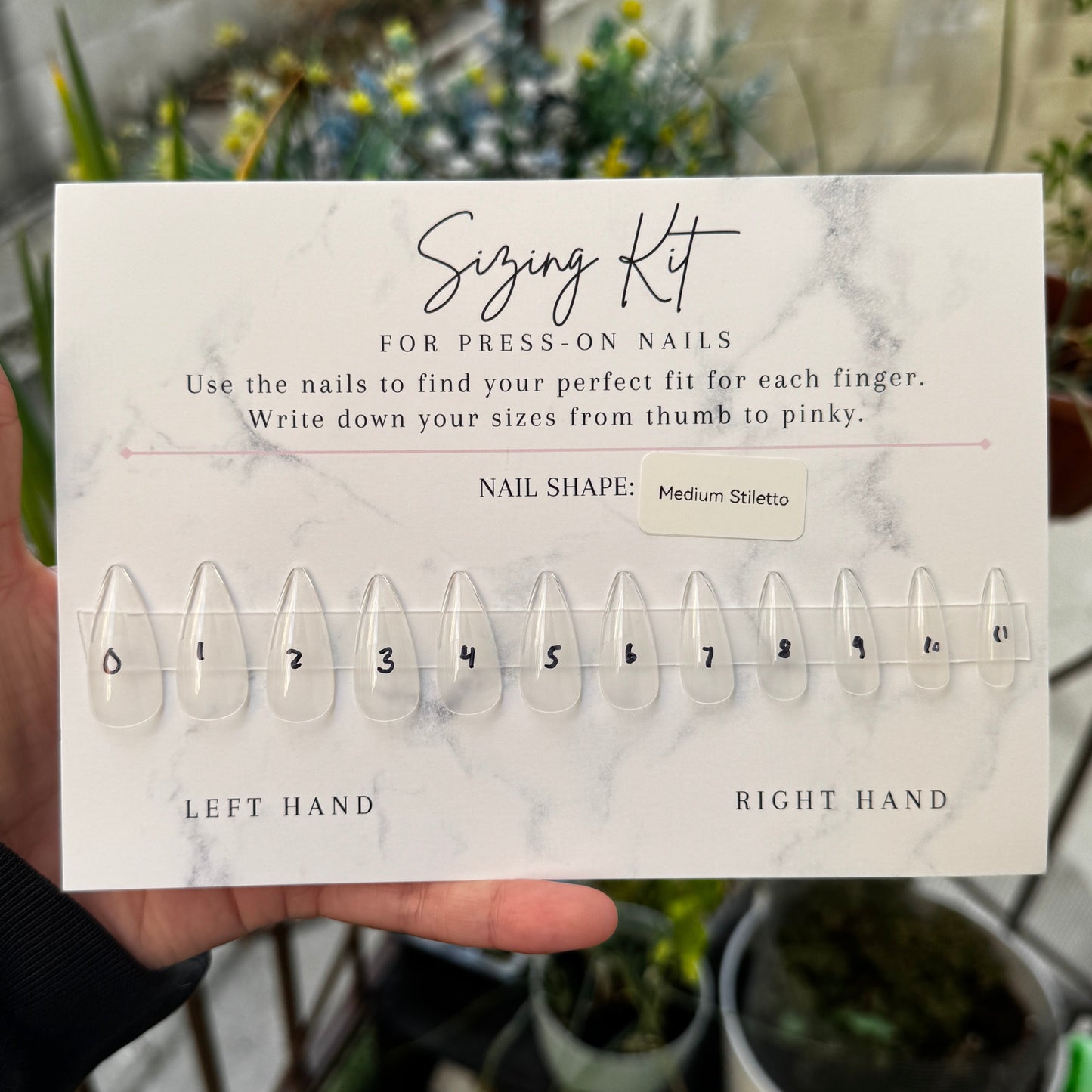 Our sizing kit is the best way to find your perfect nail fit. A good fit is key for nails that look natural and last a long time.