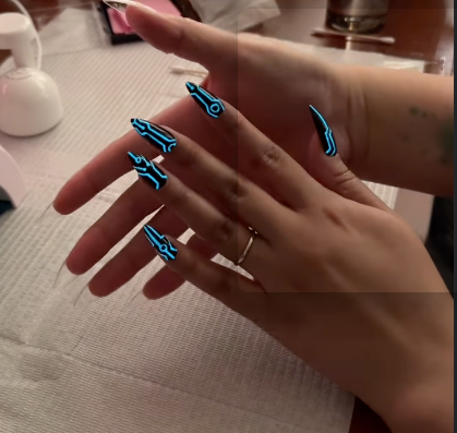 The Grid - Glow-In-The-Dark - Manicure
