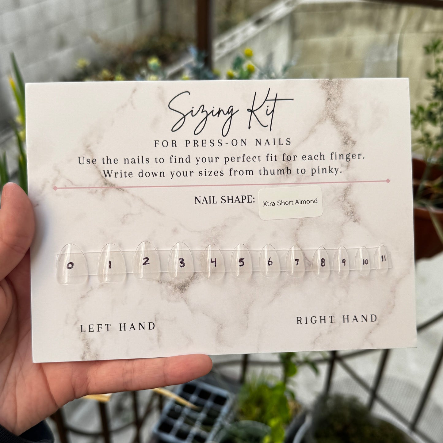 Our sizing kit is the best way to find your perfect nail fit. A good fit is key for nails that look natural and last a long time.