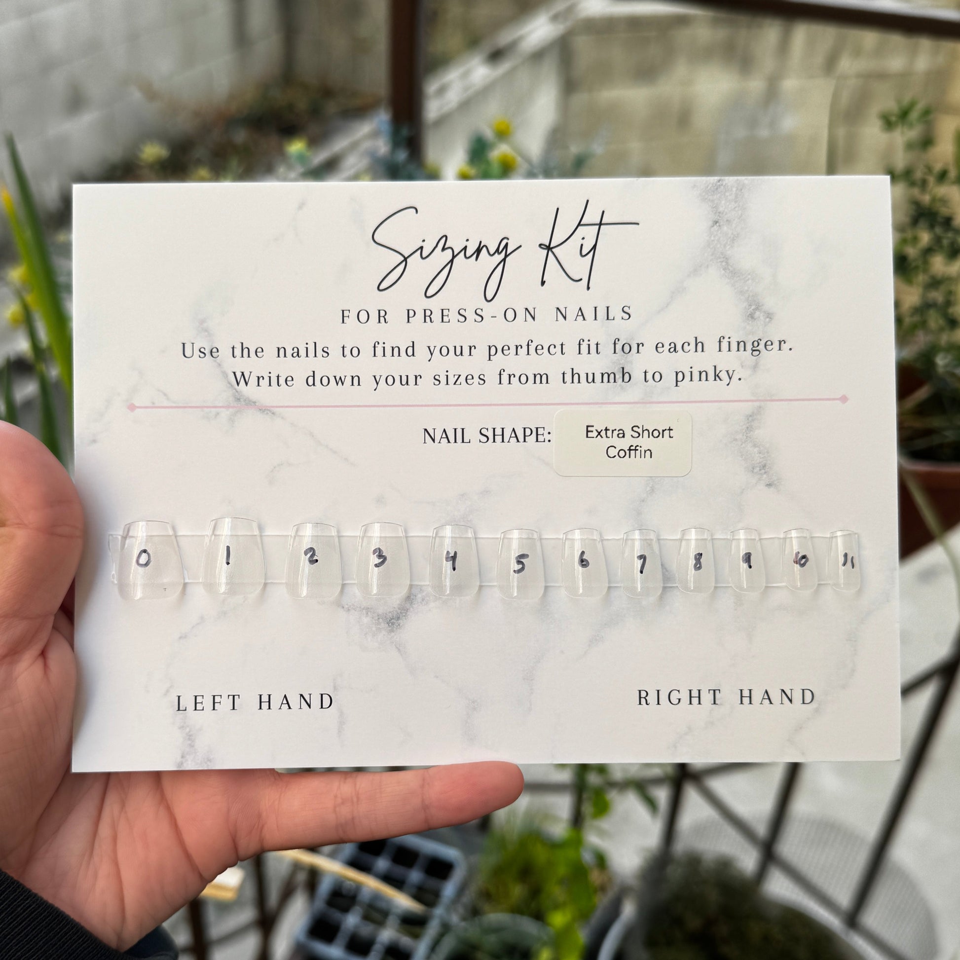 Our sizing kit is the best way to find your perfect nail fit. A good fit is key for nails that look natural and last a long time.