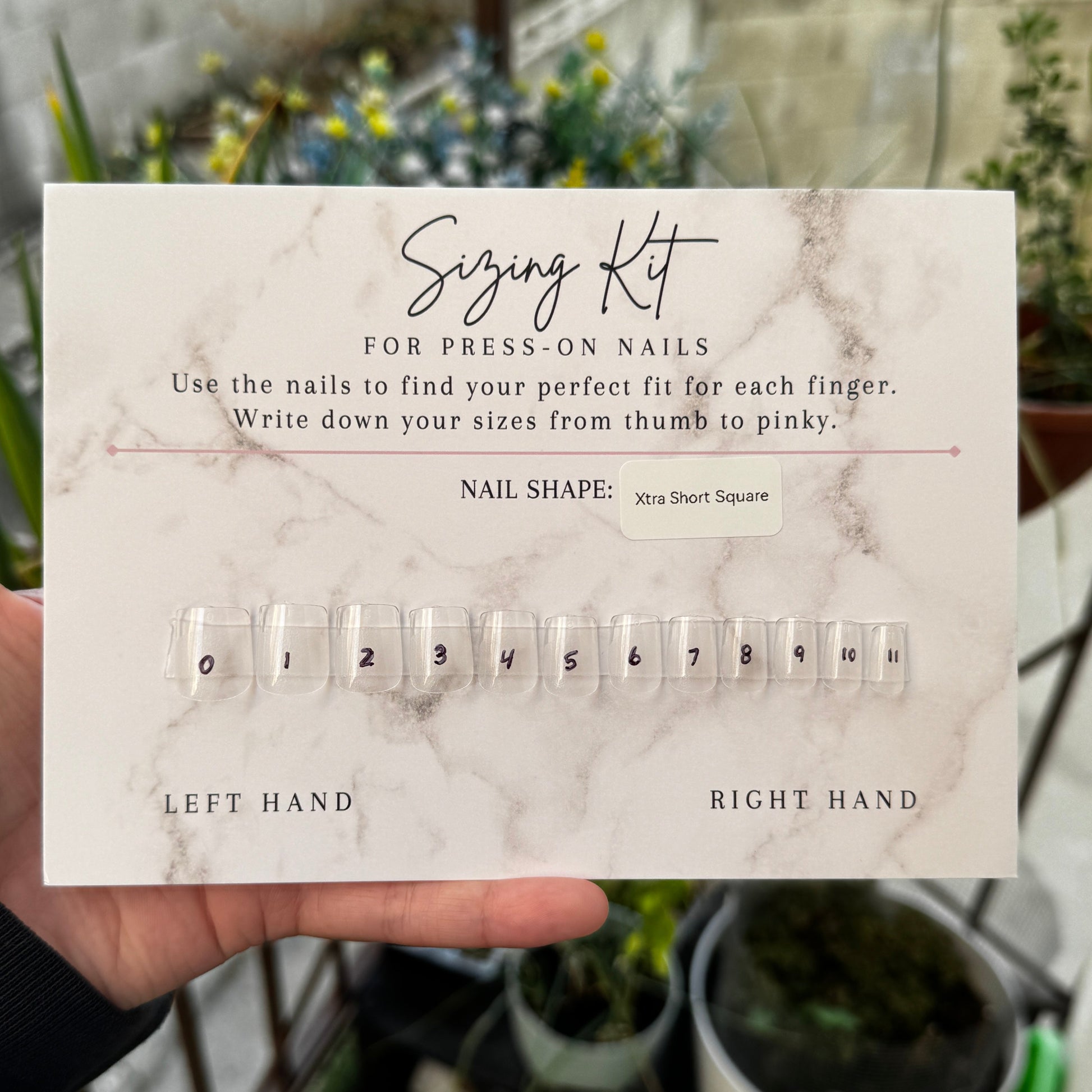 Our sizing kit is the best way to find your perfect nail fit. A good fit is key for nails that look natural and last a long time.