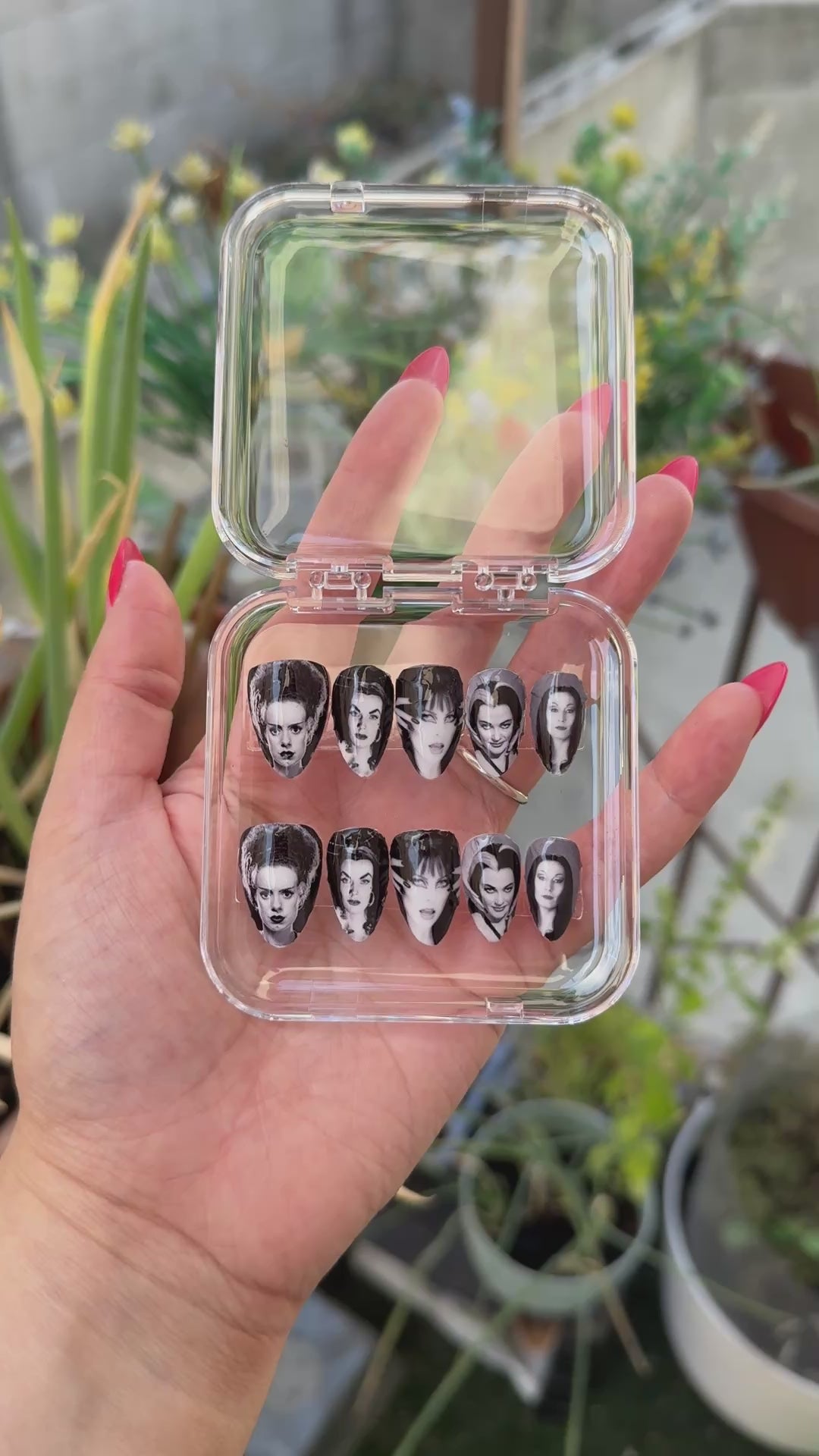 Get ready for "The Ghoulies" with these stunning, ghouly icon press-on nails. Featuring 5 of the iconic spooky icons. Each set is a miniature work of art, meticulously designed and hand-painted, adding a unique flair to any occasion. No time for salon appointments? Say hello to instant glamour that’s ready whenever you are. Our durable, high-quality press-ons offer a flawless, comfortable fit and are designed to last.