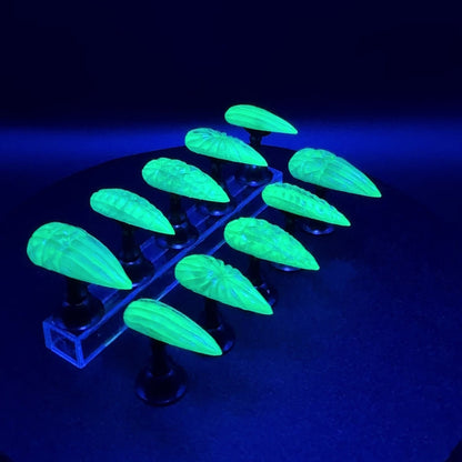 The Uranium Glass - Glow-In-The-Dark - Manicure